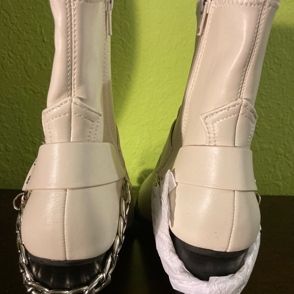 Dolce Vita Cream Ankle Boots with Chain Detail - Picture 9 of 11
